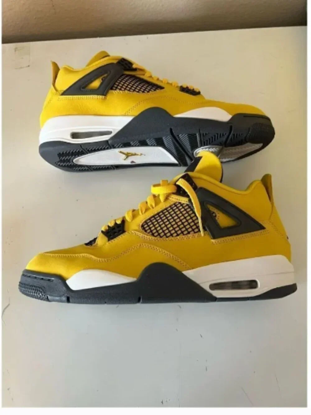 Air Jordan 4 lightning yellow